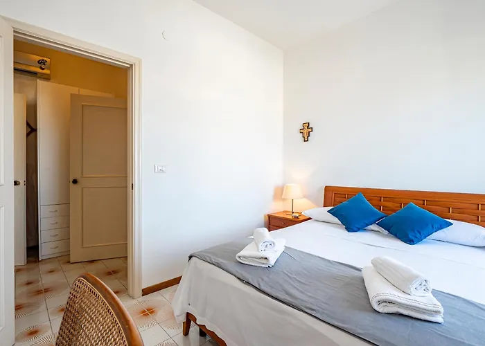 Guesthost - Margari Bright With Parking Daire *