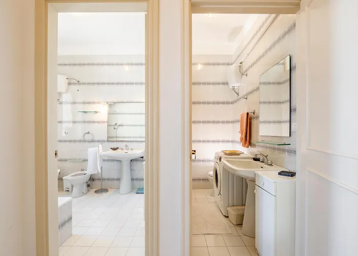 Guesthost - Margari Bright With Parking Daire