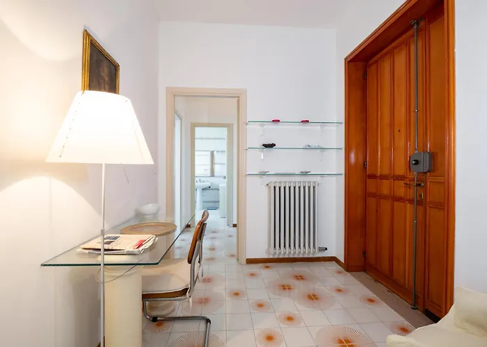 Guesthost - Margari Bright With Parking Daire