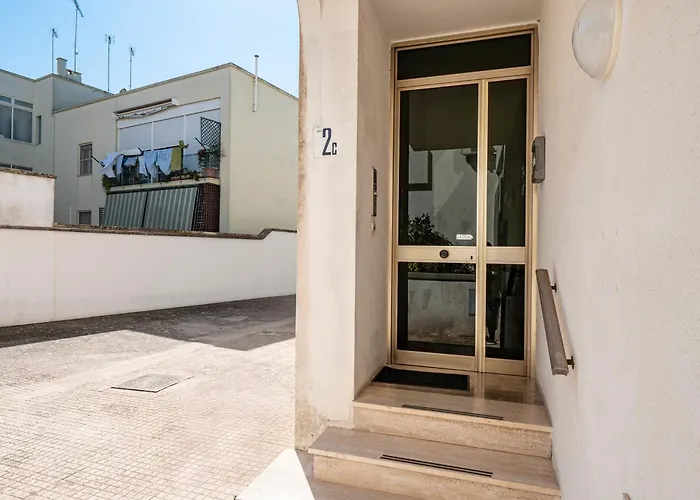 Guesthost - Margari Bright With Parking Daire