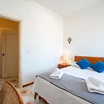Guesthost - Margari Bright With Parking Apartment *