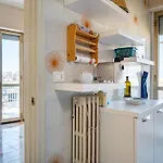 Guesthost - Margari Bright With Parking Apartment *
