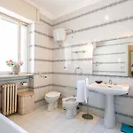 Guesthost - Margari Bright With Parking Apartment *