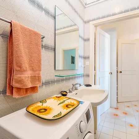 Margari Bright With Parking Apartamento *