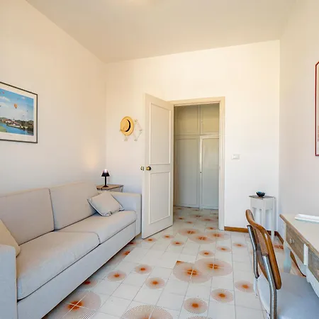 Margari Bright With Parking