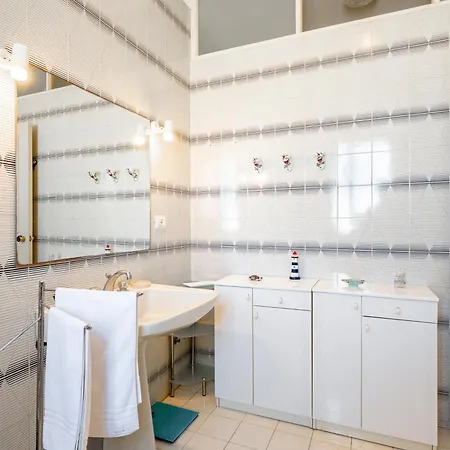 Margari Bright With Parking