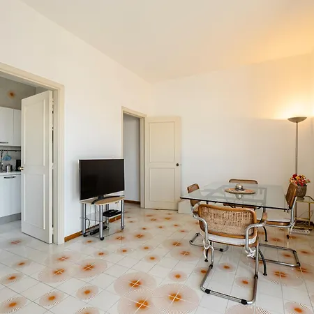 Margari Bright With Parking